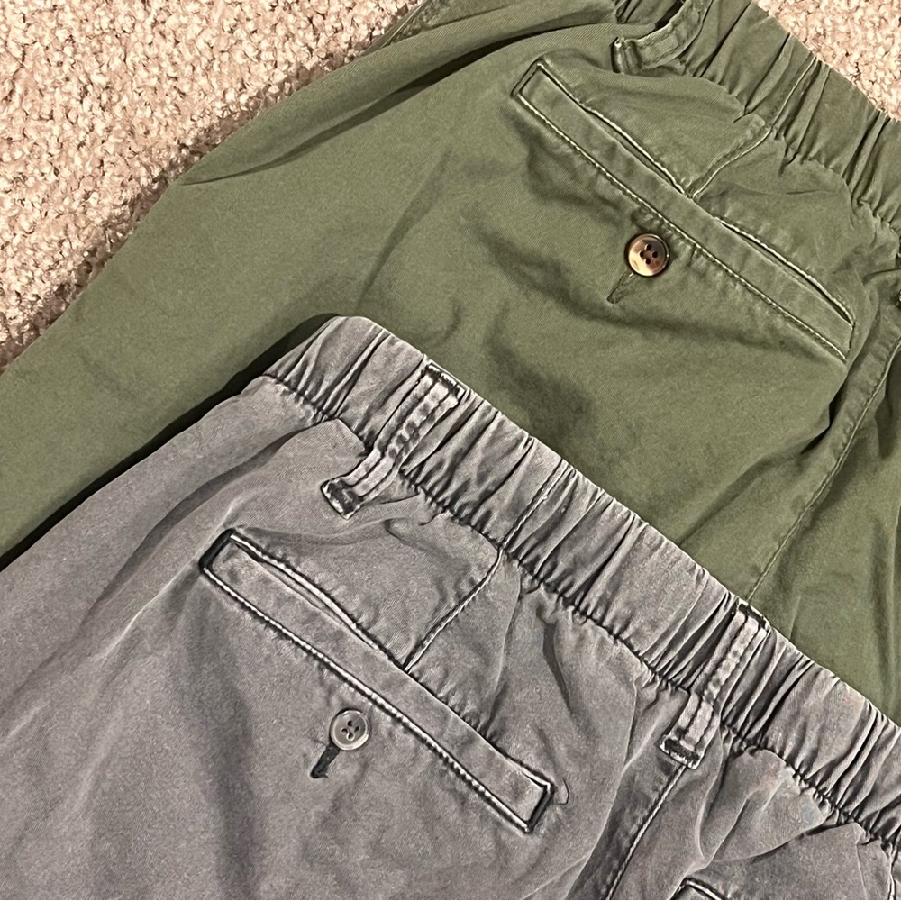 Classic Men's Chinos in Olive and Slate - Picture 4 of 5
